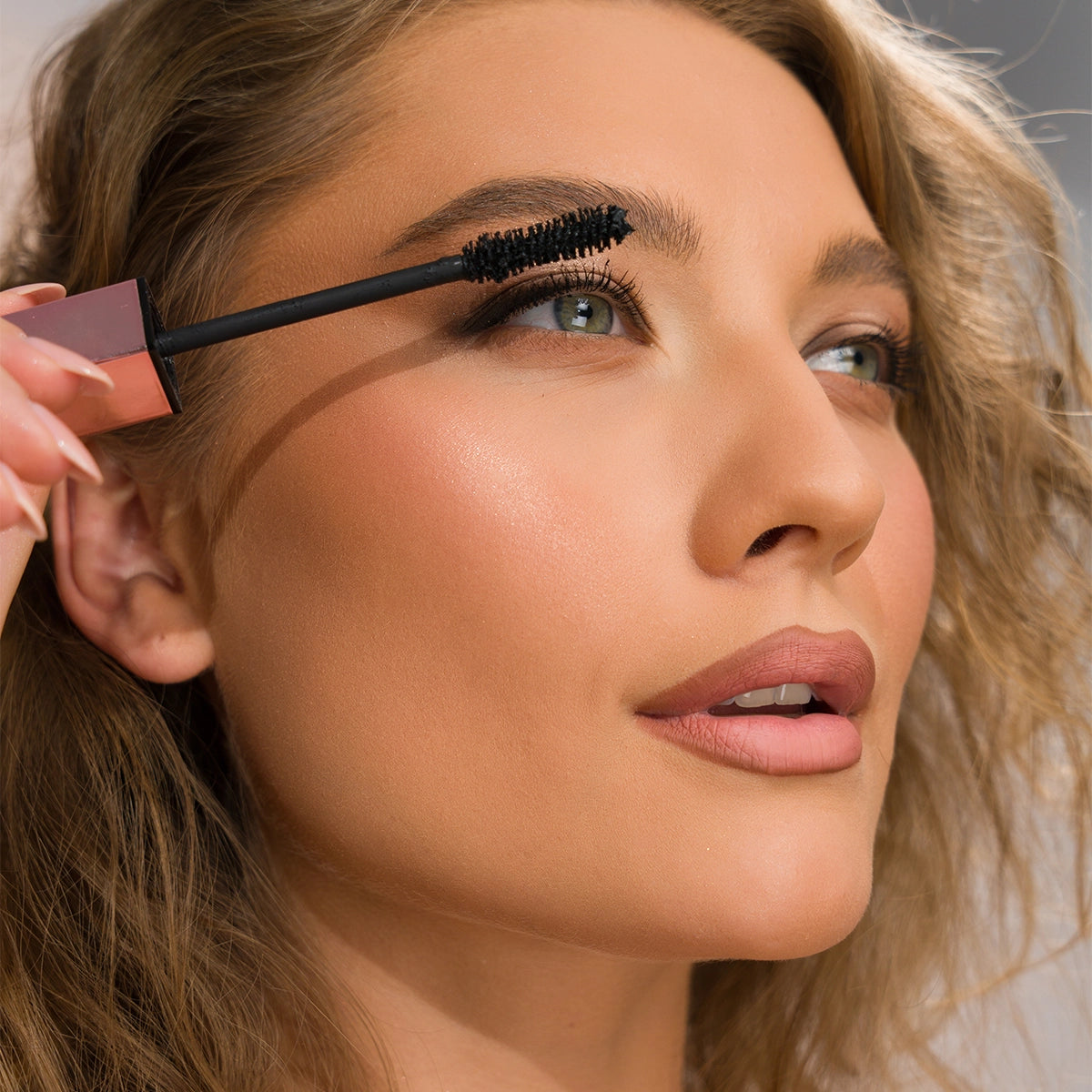 Mascara MIDNIGHT MUSE pentru Volum, Alungire si Definire