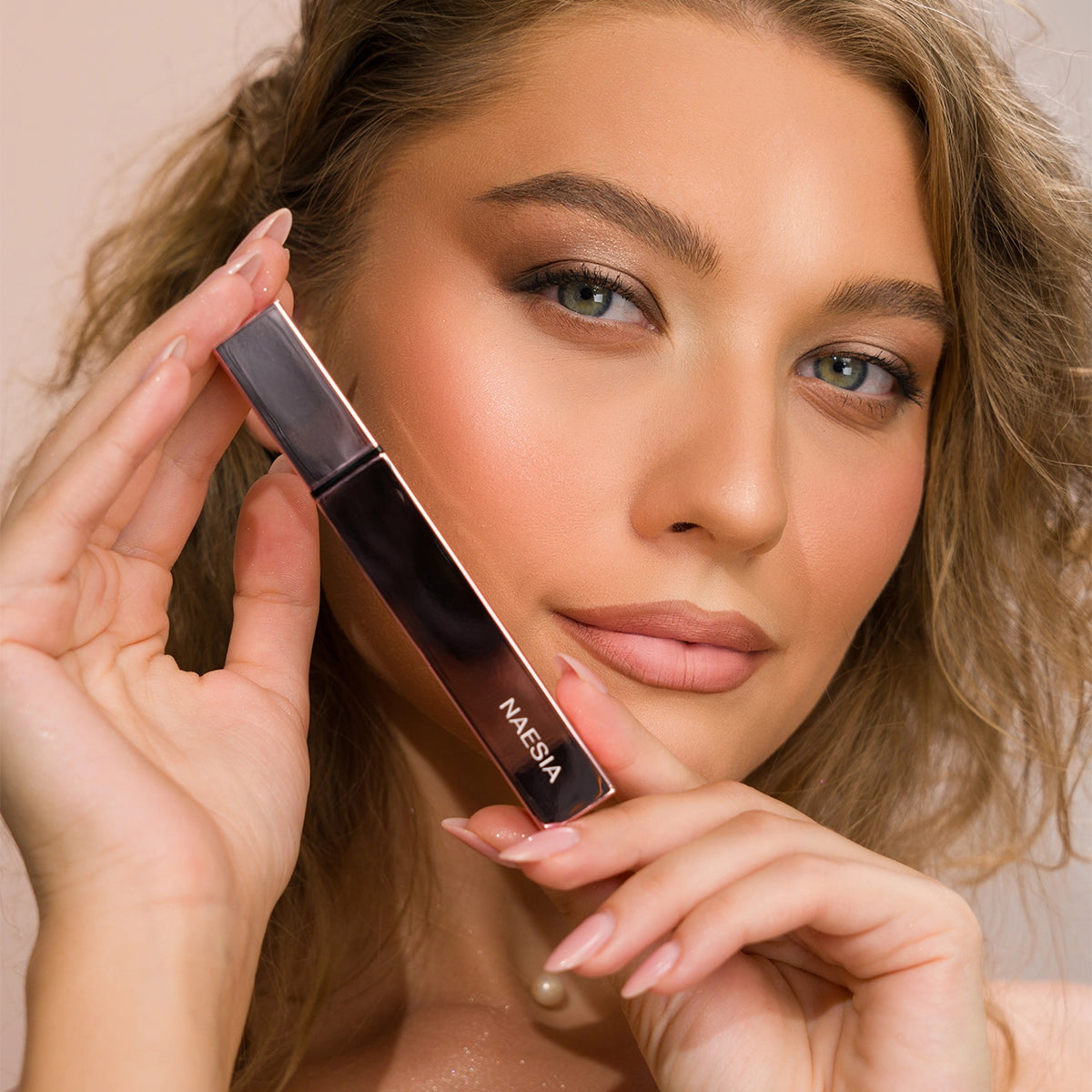 Mascara MIDNIGHT MUSE pentru Volum, Alungire si Definire