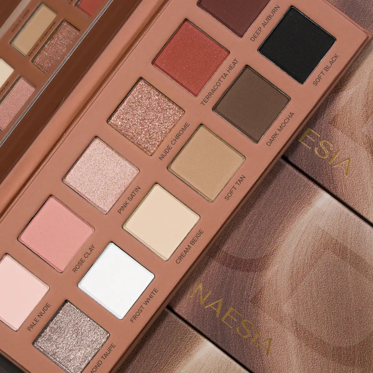 Set 2 Palete de Farduri Pigmentate She Is Soft si Dual Nude