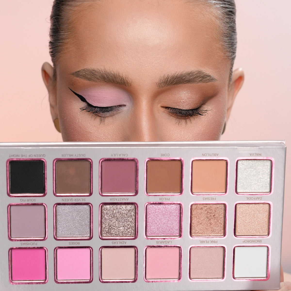 Paletă Farduri 18 Culori Pink Blossom High Pigmented