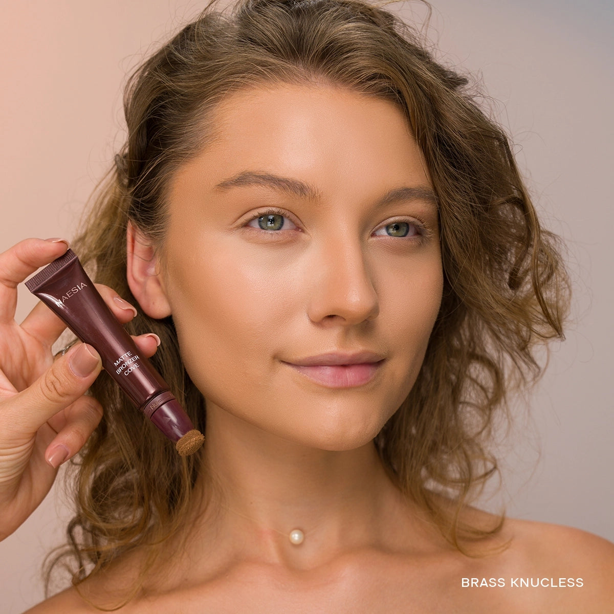 Set Bronzer Lichid Mat, Fard De Obraz Lichid si Iluminator Pudră Baked Highlighter