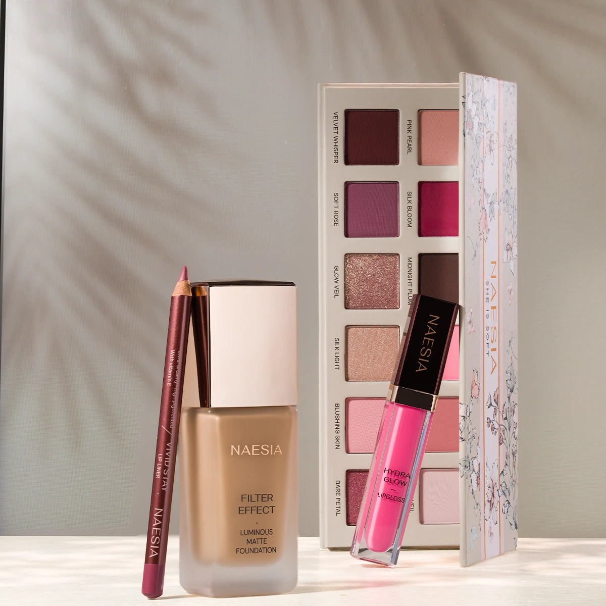 Festival Glow Set - Set Creion de Buze Pigmentat Vivid Stay, Paletă Farduri She Is Soft, Luciu de Buze Hydra Glow și Fond de Ten Filter Effect Hidratant Full Coverage