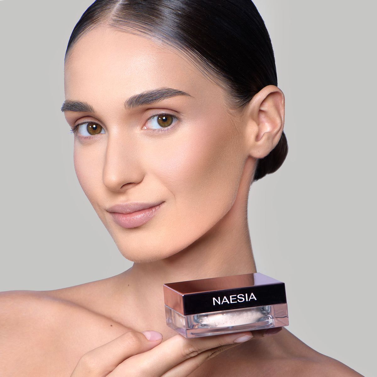 Set Fond de Ten, Concealer, Primer Iluminator cu SPF 10 si Pudră Pulbere Iluminatoare de Fixare