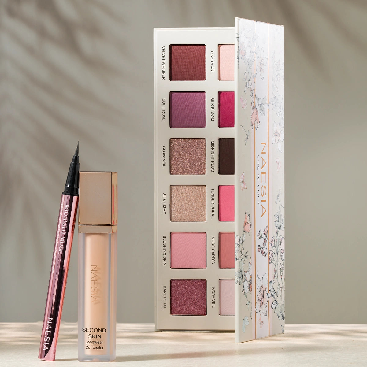 Soft Glam Set - Set Second Skin Concealer, Paletă Farduri She Is Soft și Tuș de Ochi Lichid Waterproof Midnight Muse