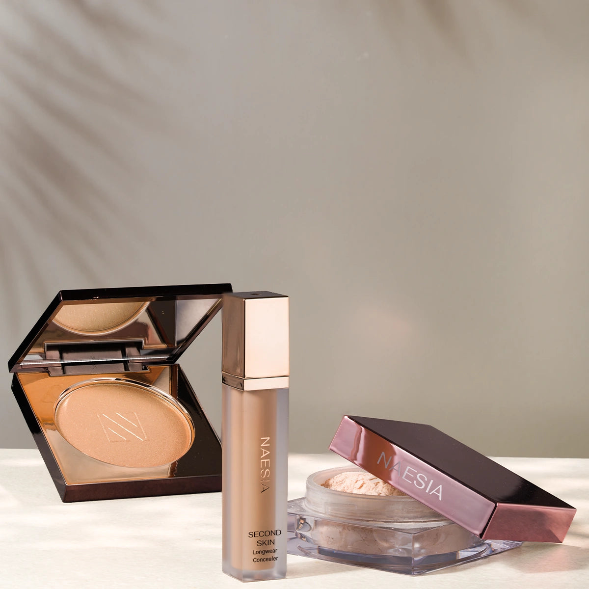 Radiant Skin Set -  Set Pudră Pulbere Iluminatoare de Fixare Radiant, Second Skin Concealer și Iluminator Pudră Sunlit Veil